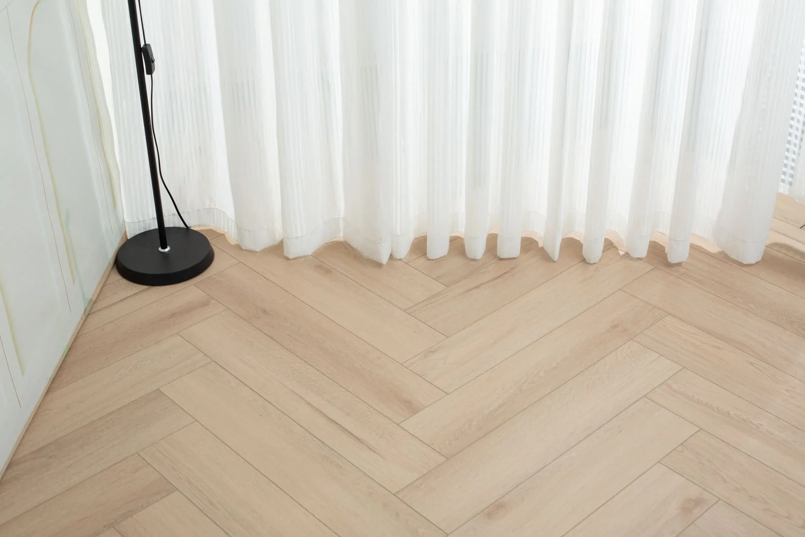 Плитка SPC "OneFloor" 3032 А,В  ЁЛКА (640*128*4 мм) — купить в Екатеринбурге